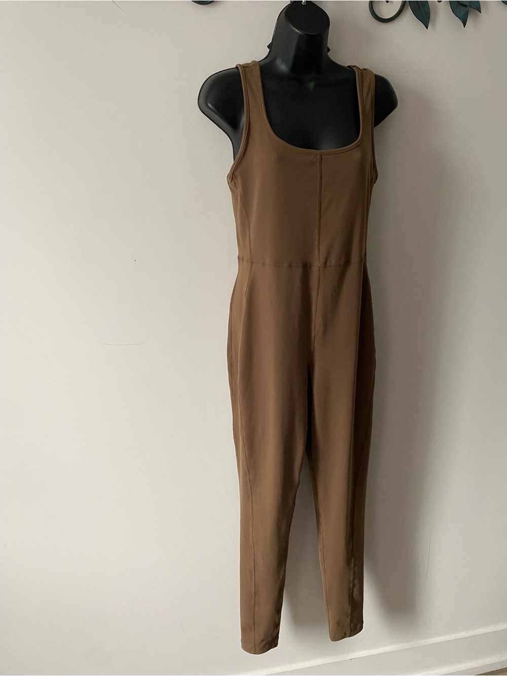 DYNAMITE Brown Sleeveless Jumpsuit - Classic Scoop Neck